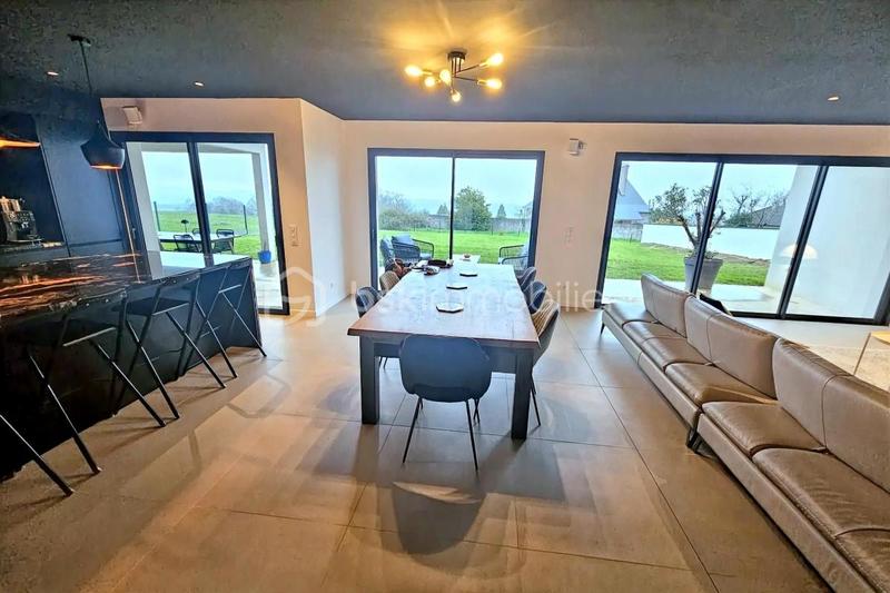 Maison - 189 m² - 7 pièces