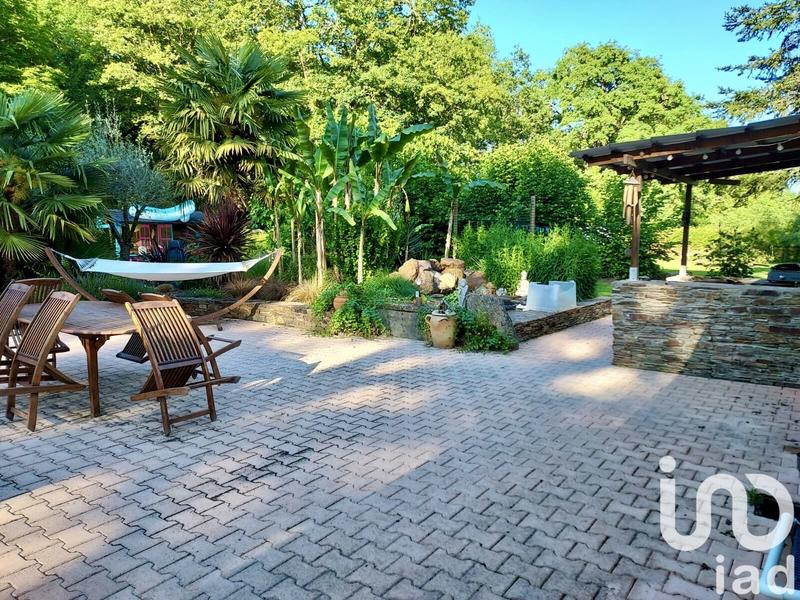 Maison - 235 m² - 6 pièces