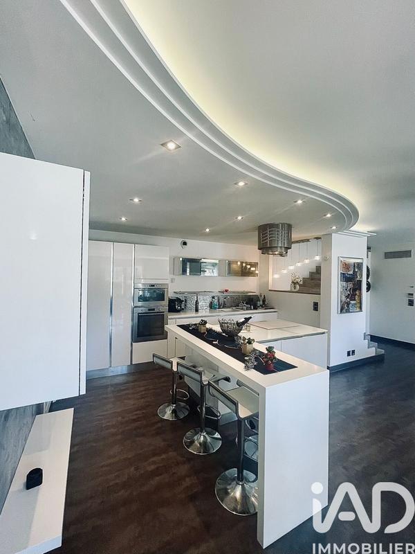 Maison - 161 m² - 5 pièces