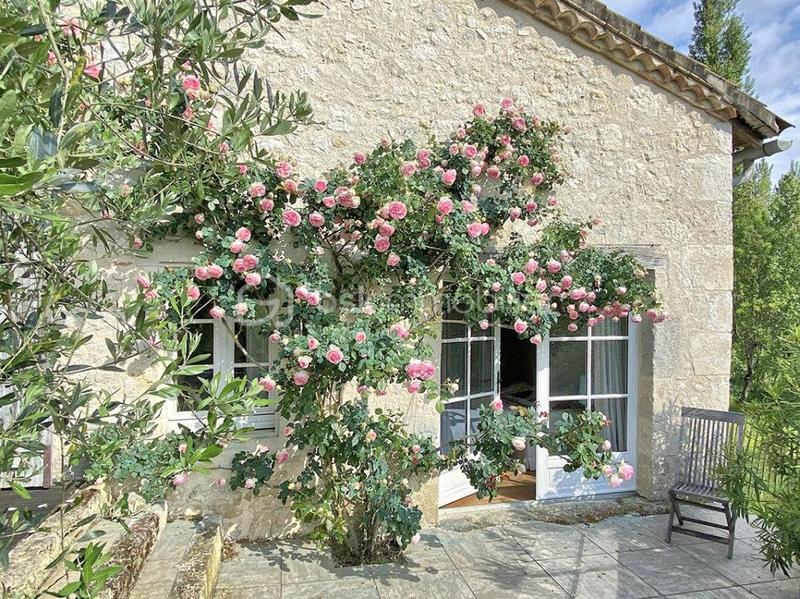 Demeure - 321 m² - 10 pièces