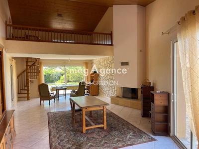 Maison - 190 m² - 6 pièces