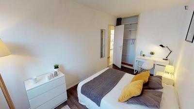 Chambre - 11 m² - 4 pièces