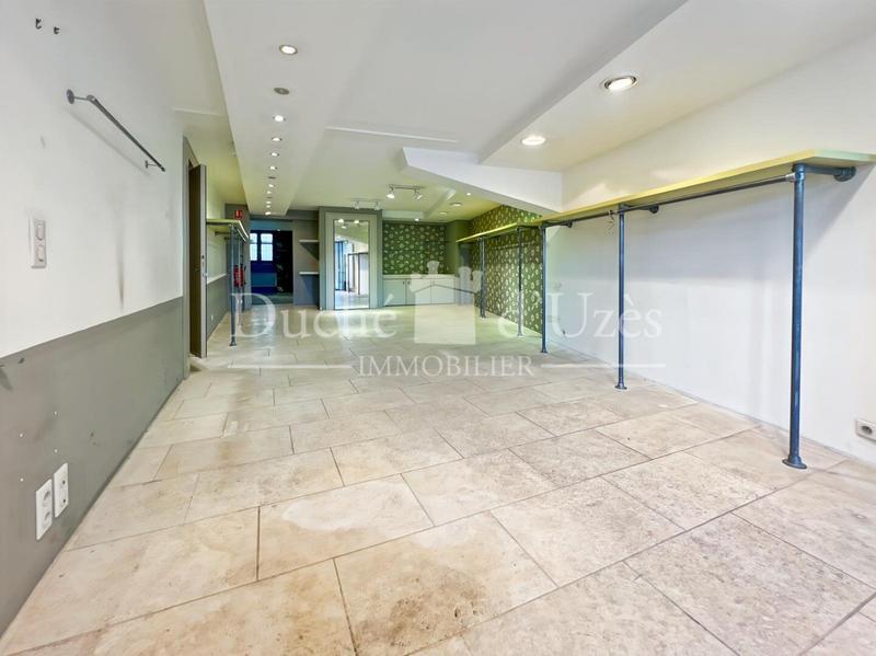 Local commercial - 80 m² - 3 pièces
