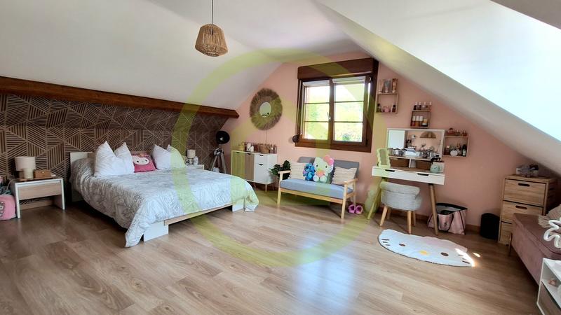 Maison - 217 m² - 8 pièces