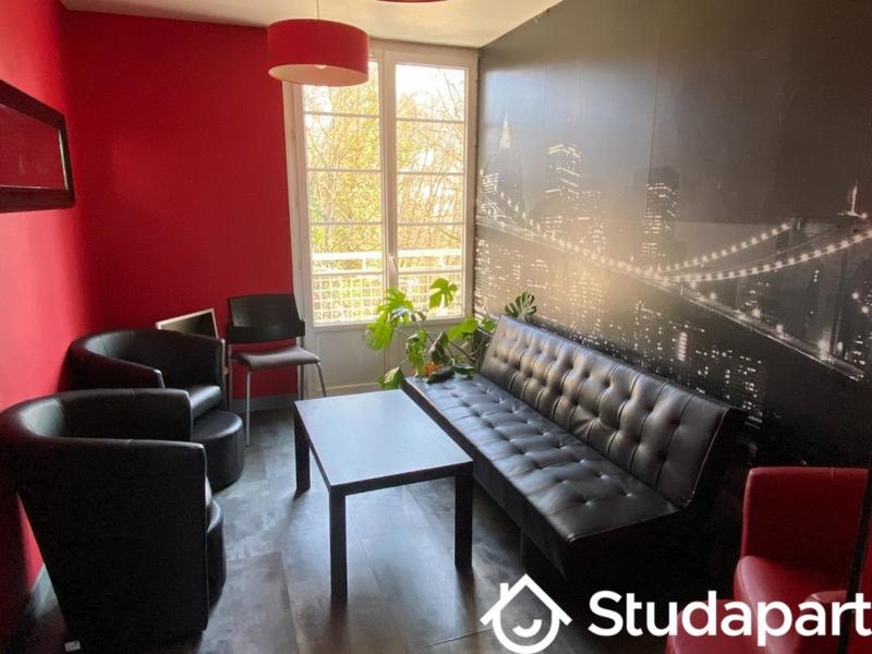 Chambre - 80 m² - 1 pièce