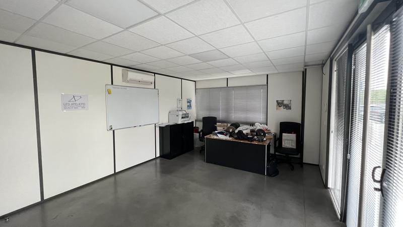 Local d'activités - 726 m²