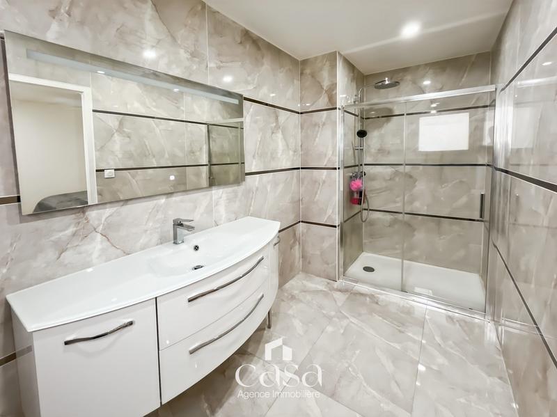 Maison contemporaine - 138 m² - 6 pièces