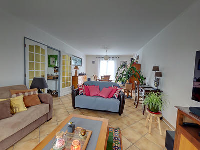 Maison - 92 m² - 6 pièces