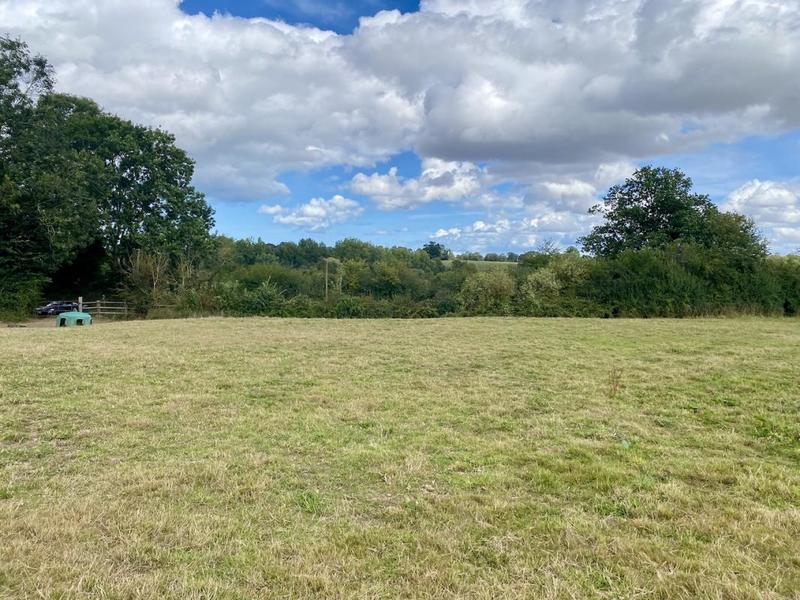 Terrain constructible - 832 m²