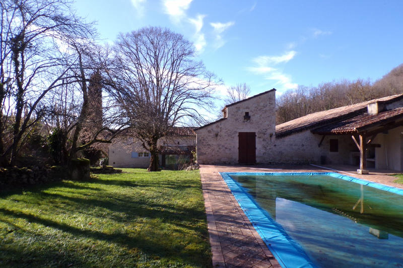 Maison - 167 m² - 6 pièces