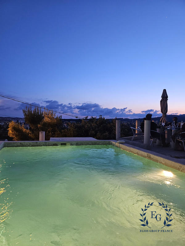 Maison contemporaine - 160 m² - 7 pièces