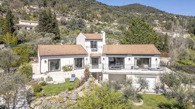 Villa - 250 m² - 8 pièces