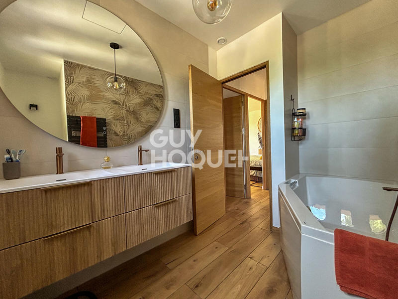 Maison - 195 m² - 6 pièces