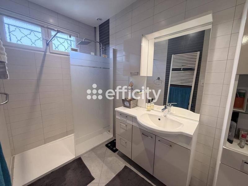 Maison - 102 m² - 6 pièces