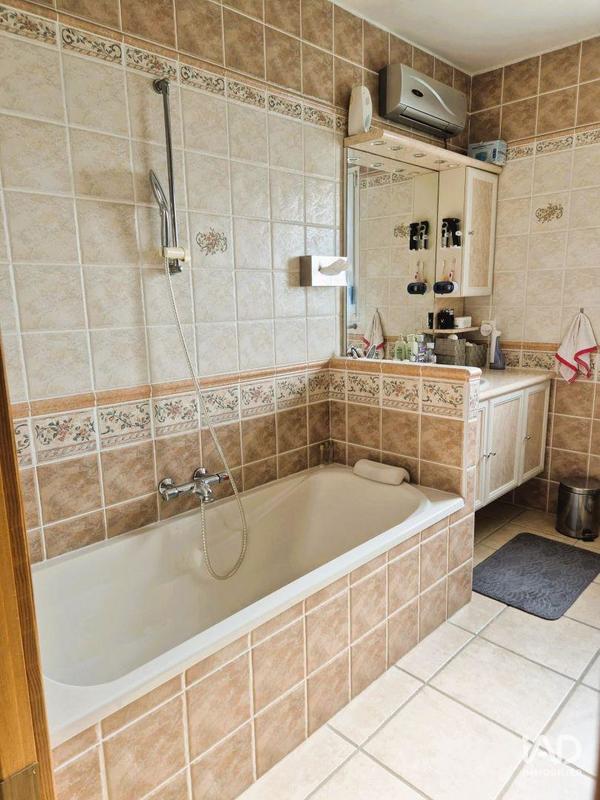 Maison - 235 m² - 5 pièces