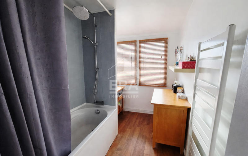 Maison - 95 m² - 6 pièces