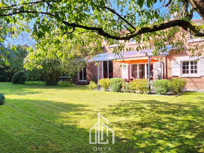 Maison - 224 m² - 9 pièces