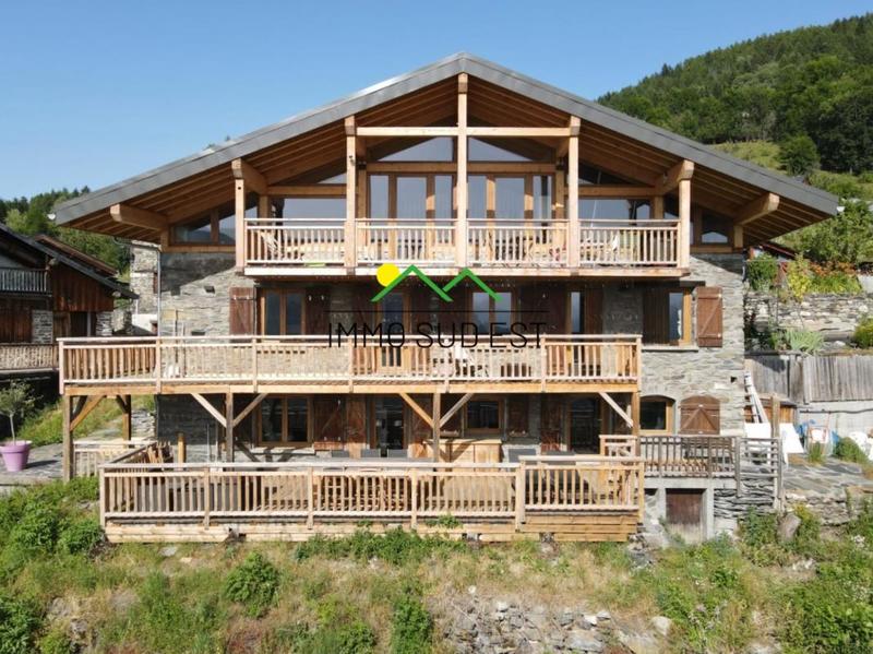 Châlet - 228 m² - 9 pièces