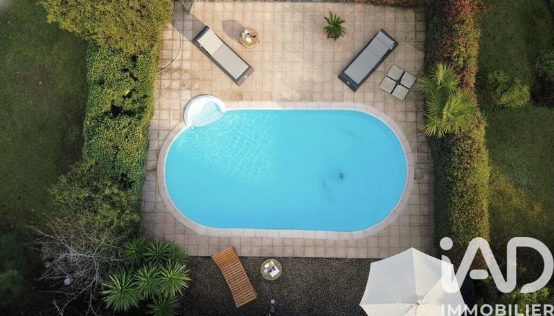 Maison - 140 m² - 5 pièces