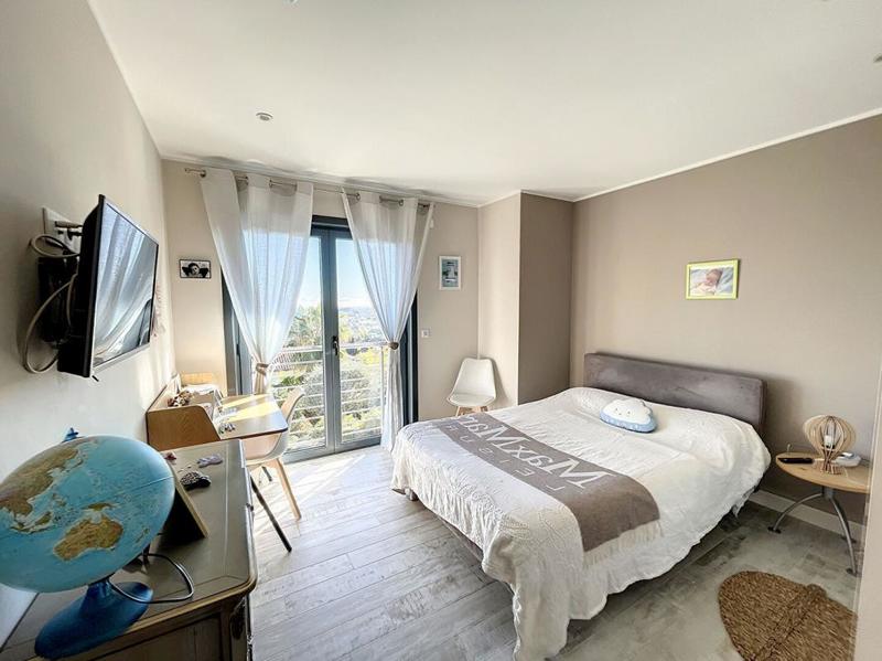 Maison - 170 m² - 5 pièces