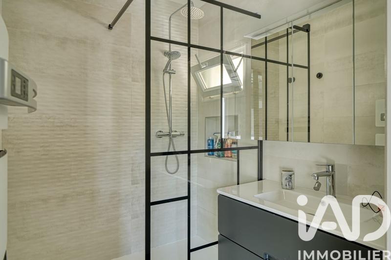 Maison - 180 m² - 8 pièces