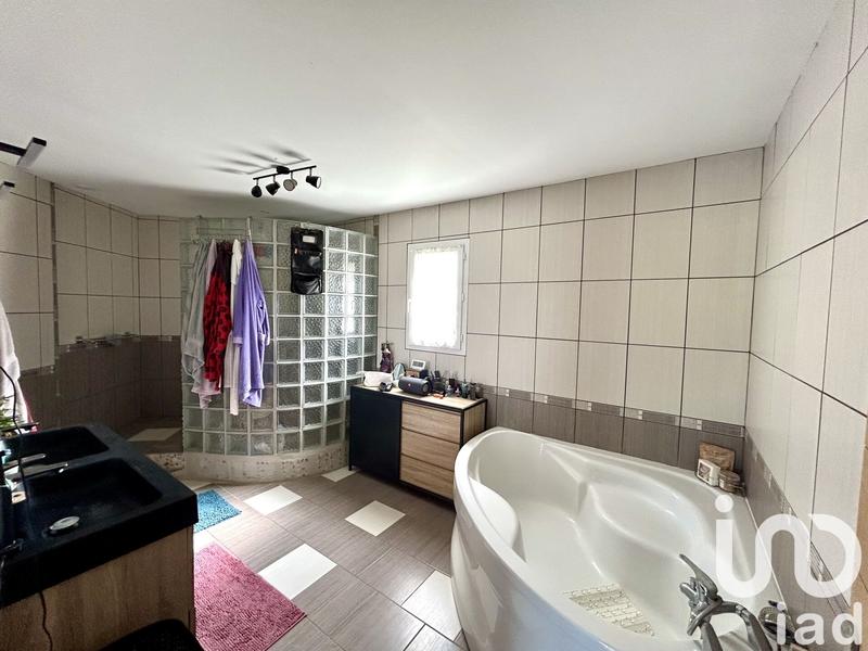 Maison - 244 m² - 8 pièces