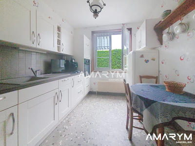 Maison - 180 m² - 6 pièces