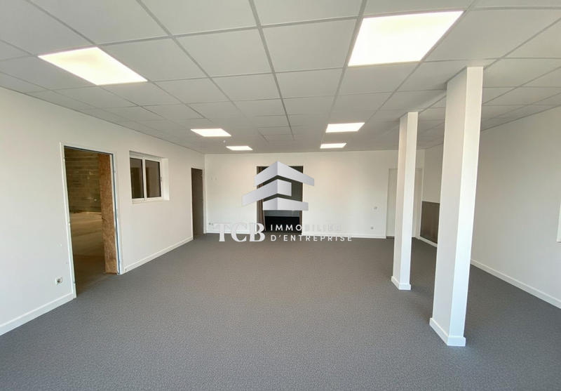 Local d'activités - 335 m²