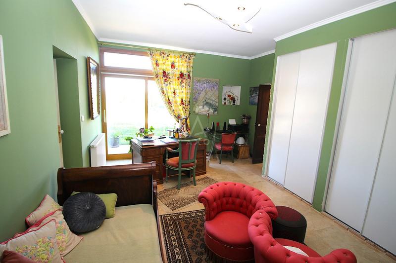 Maison - 405 m² - 10 pièces