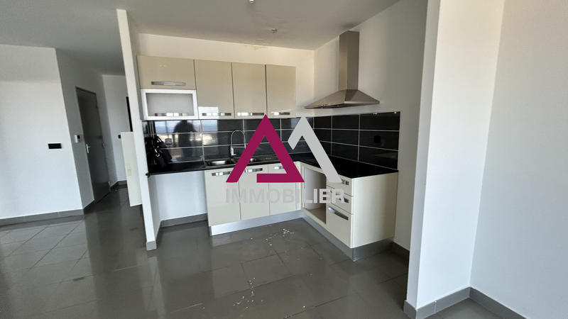 Appartement - 80 m² - 3 pièces