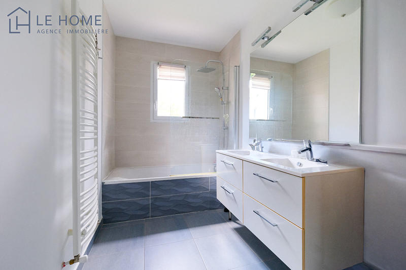 Maison - 143 m² - 7 pièces