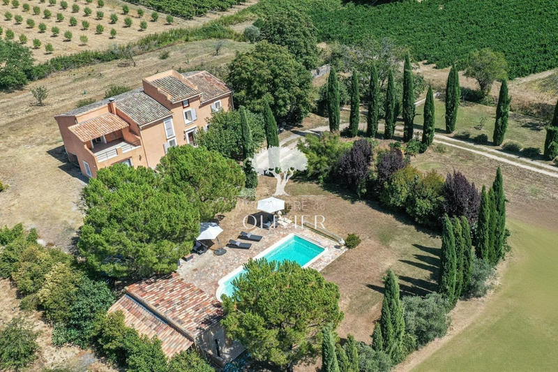 Propriété - 270 m² - 7 pièces