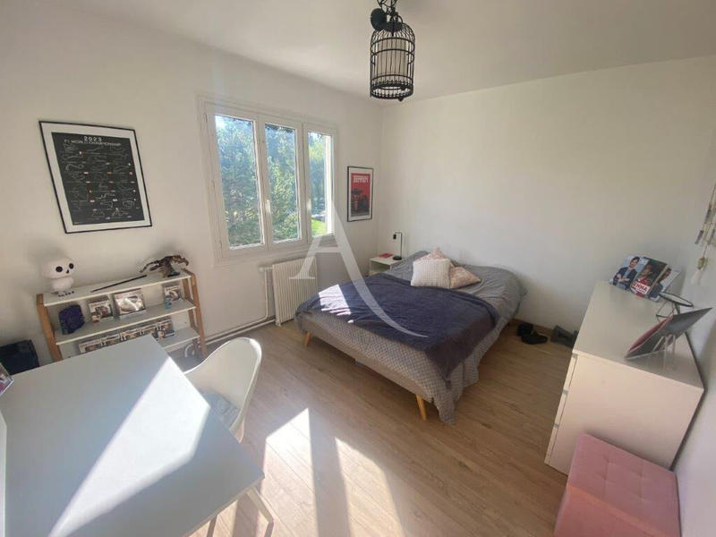 Maison - 223 m² - 8 pièces