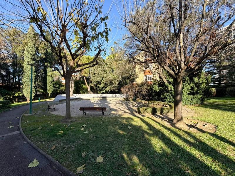 Appartement - 111 m² - 5 pièces