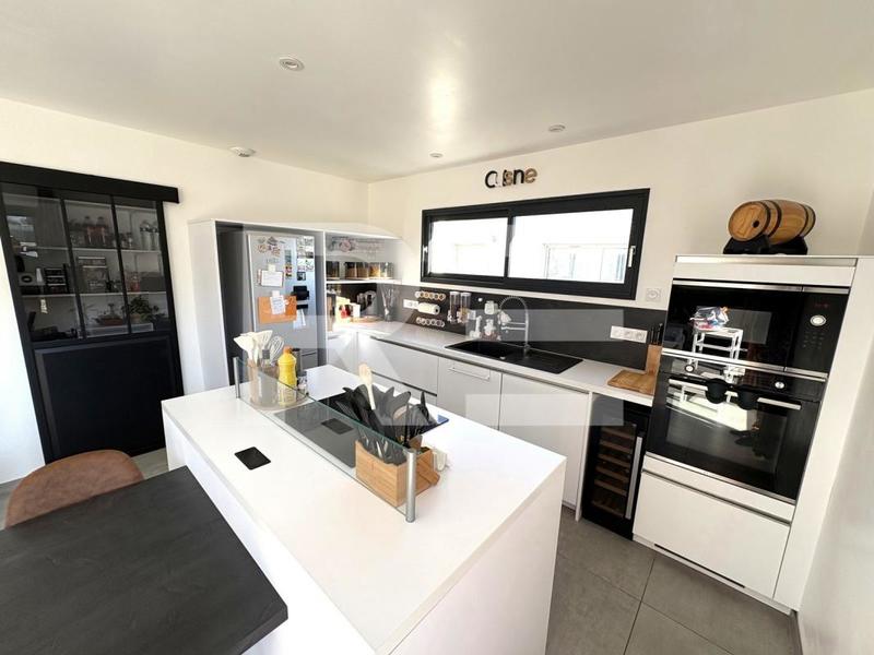 Maison - 96 m² - 4 pièces