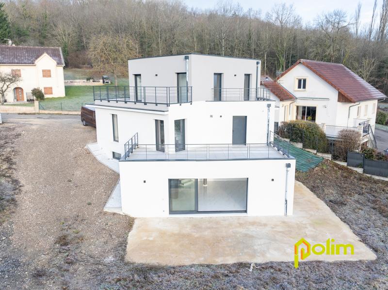 Maison - 139 m² - 6 pièces