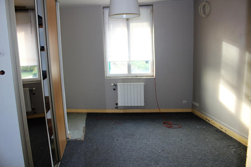 Local commercial - 200 m² - 8 pièces