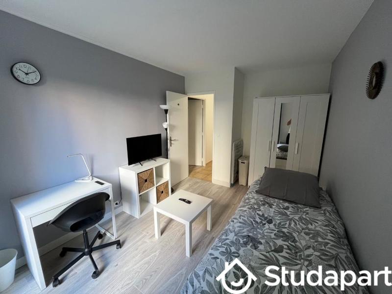 Chambre - 11 m² - 1 pièce