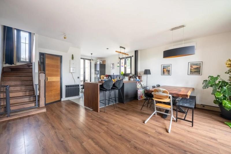 Maison - 140 m² - 5 pièces