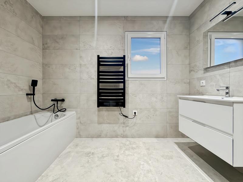 Maison - 95 m² - 4 pièces