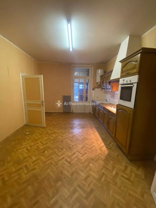 Immeuble - 146 m² - 6 pièces