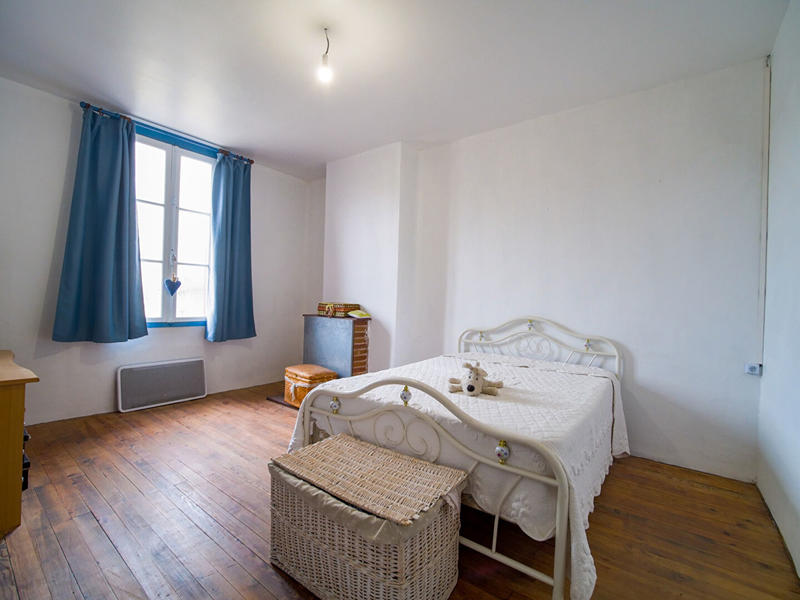 Maison - 212 m² - 8 pièces