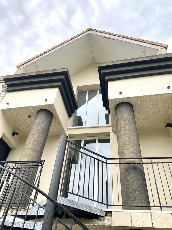 Château - 360 m² - 8 pièces