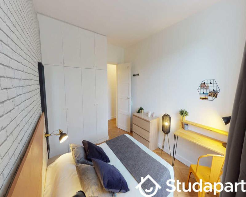 Chambre - 70 m² - 1 pièce