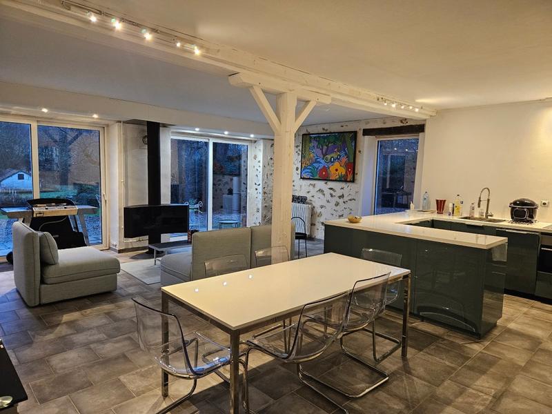 Maison - 375 m² - 15 pièces