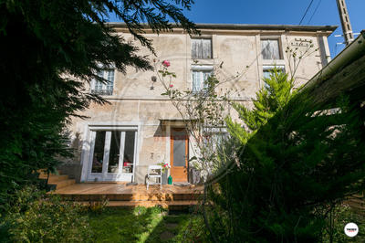 Maison - 300 m² - 10 pièces