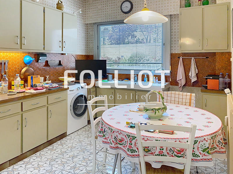 Appartement - 211 m² - 7 pièces