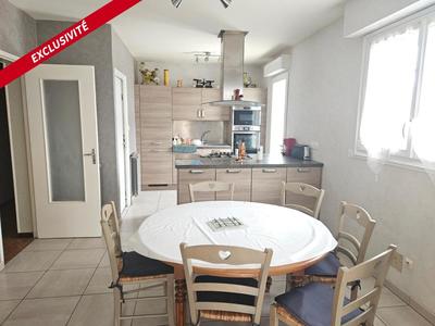 Maison - 180 m² - 8 pièces