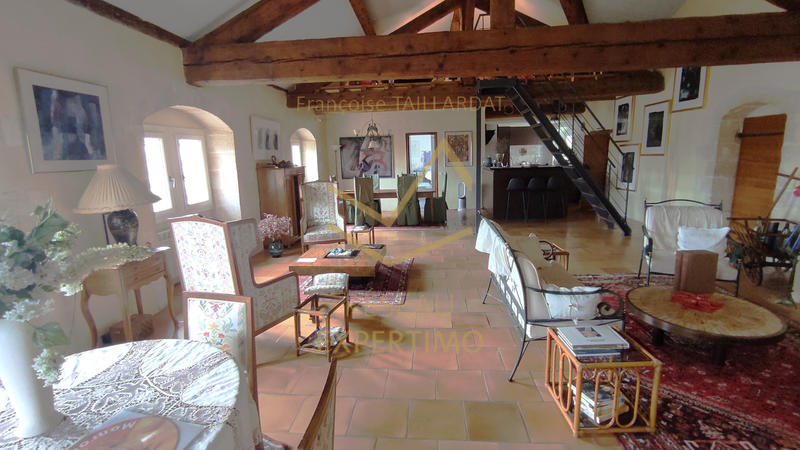 Appartement - 185 m² - 5 pièces