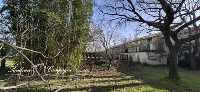 Maison - 275 m² - 13 pièces